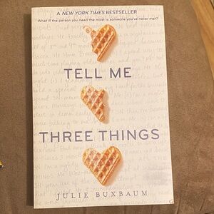 📚Tell Me Three Things Book by Julie Buxbaum